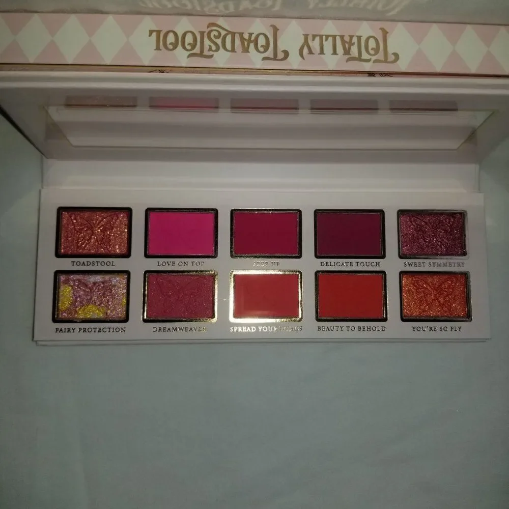 P.Louise You Give Me Butterflies Palette - Totally Toadstool